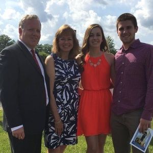 Meet your Posher, Dee